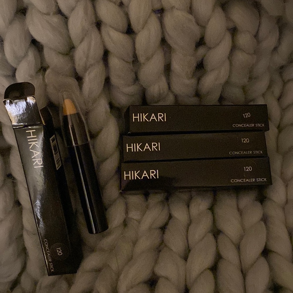 Brand new 4 Hikari 120 ( medium tone) concealer sticks